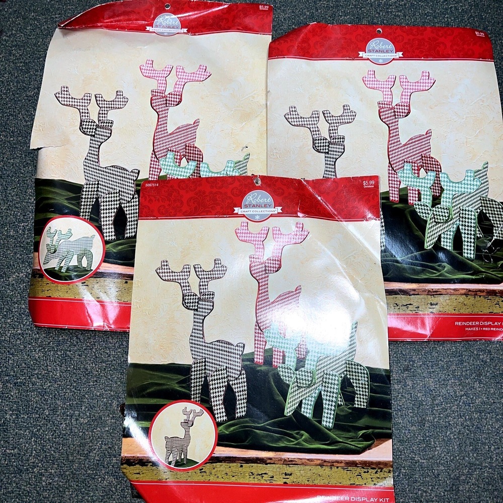 Set Of 3 Robert Stanley Reindeer Christmas Display Kit Red, Brown, Green‎ Rustic